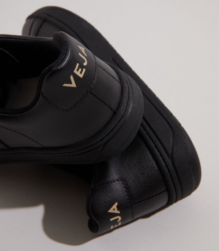 Special Cwl Full Black Veja Australia