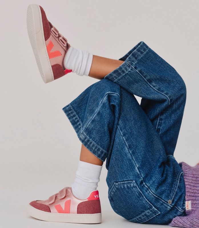 Chromefree Leather Nacre Rose Fluo Veja Australia