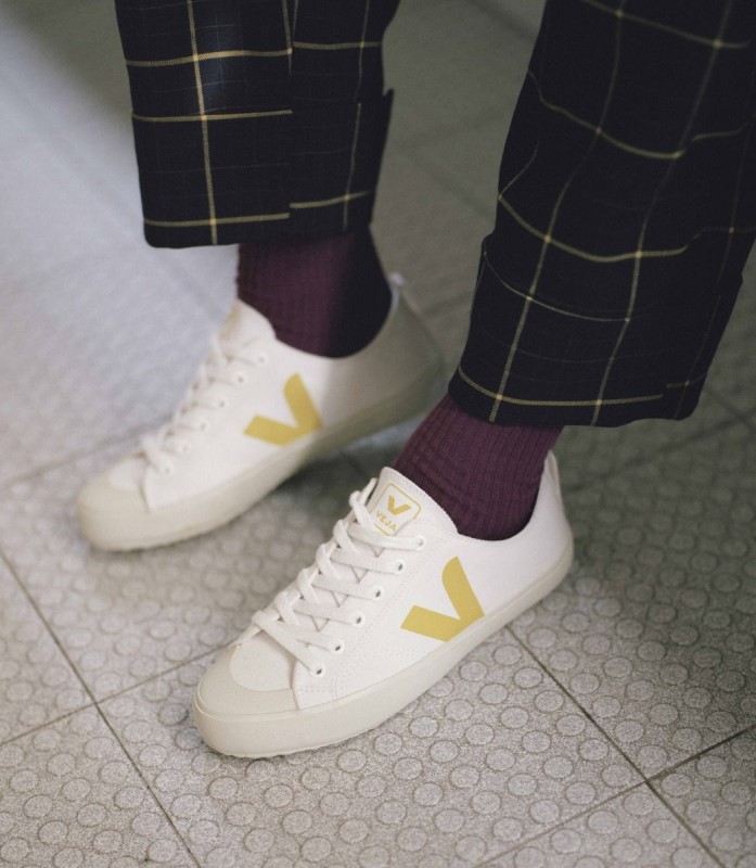 Canvas White Tonic Veja Special Australia