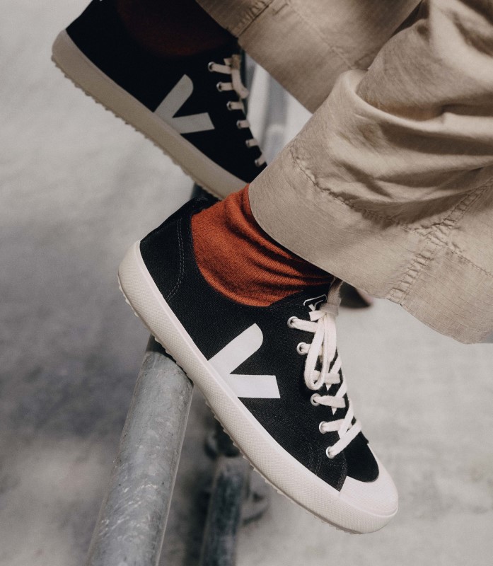 Veja Canvas Black Pierre Premium Australia