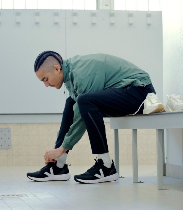 Veja Perfect 2 Alveomesh Black Pierre Australia
