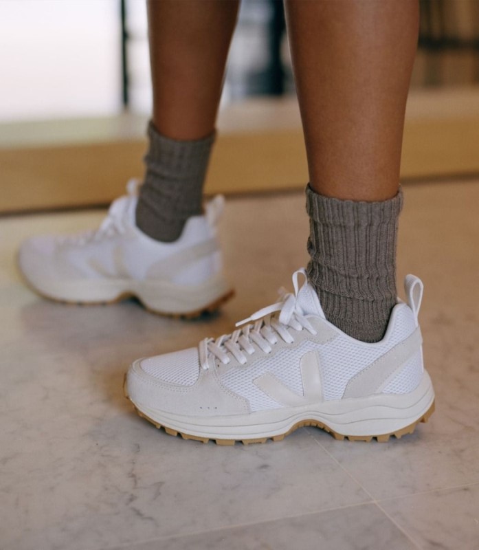 Veja Venturi Alveomesh White Pierre Natural Australia
