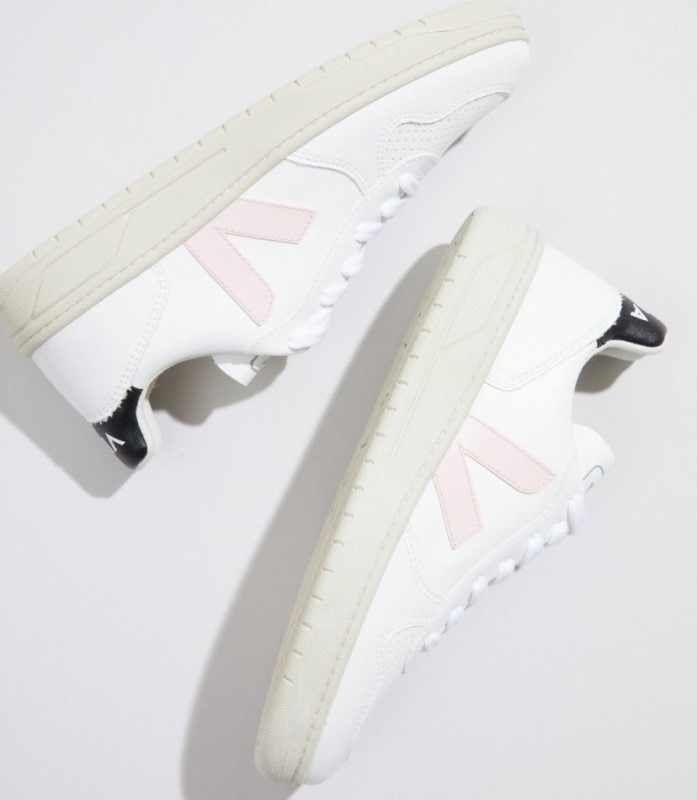 Veja V-10 Cwl White Petale Black Australia