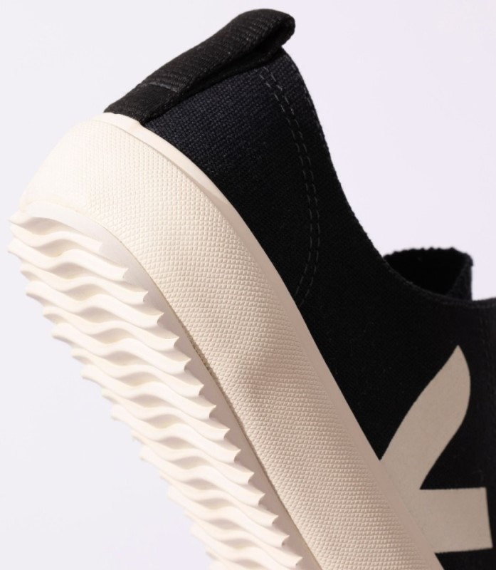 Veja Nova Canvas Black Pierre Australia